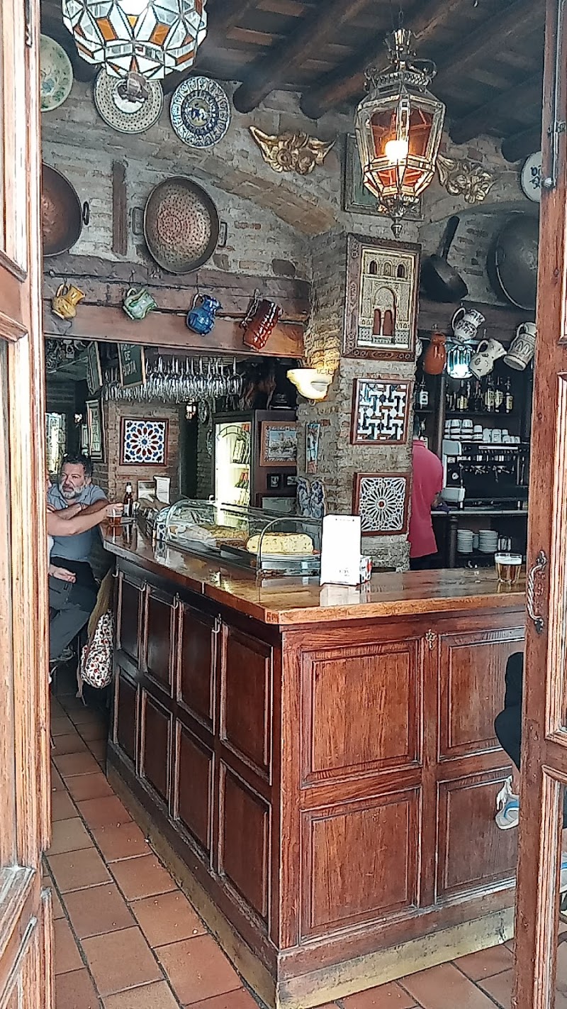 Ras Café Bar