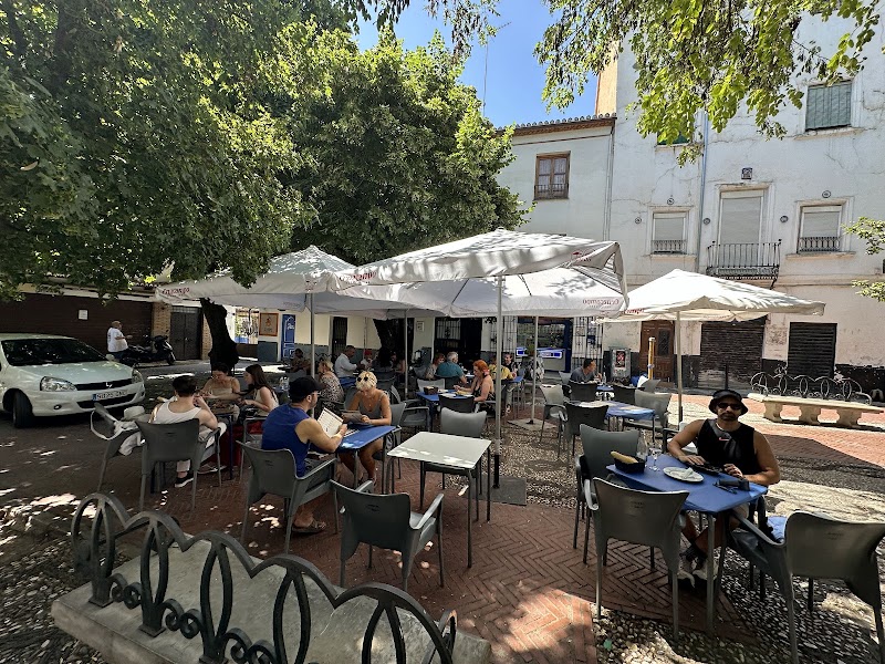 RESTAURANTE LOS NAZARÍES PLAZA LARGA