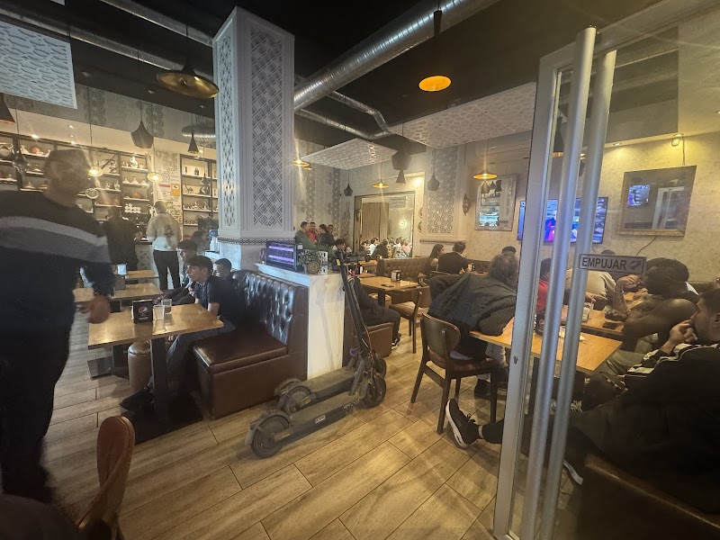 Al Madina cafeteria restaurant مطعم اكل مغربي