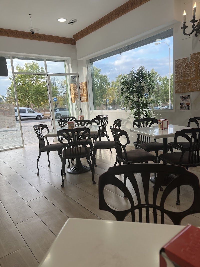 Shawarma Almanjayar HALAL y desayunos con churros