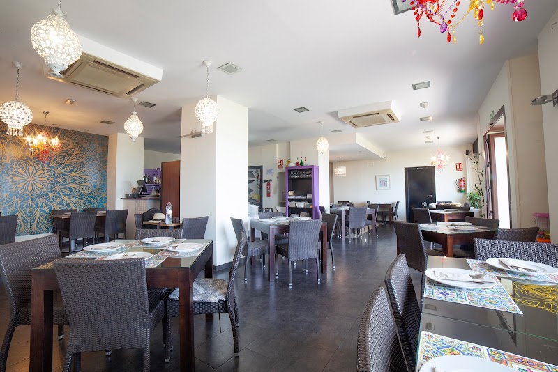 Taj Mahal Tandoori Restaurant