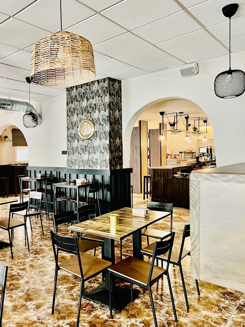 La Taberna, Cafeteria , Bar