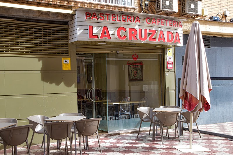 Pastelería y Cafetería "La Cruzada" | Andrés Segovia