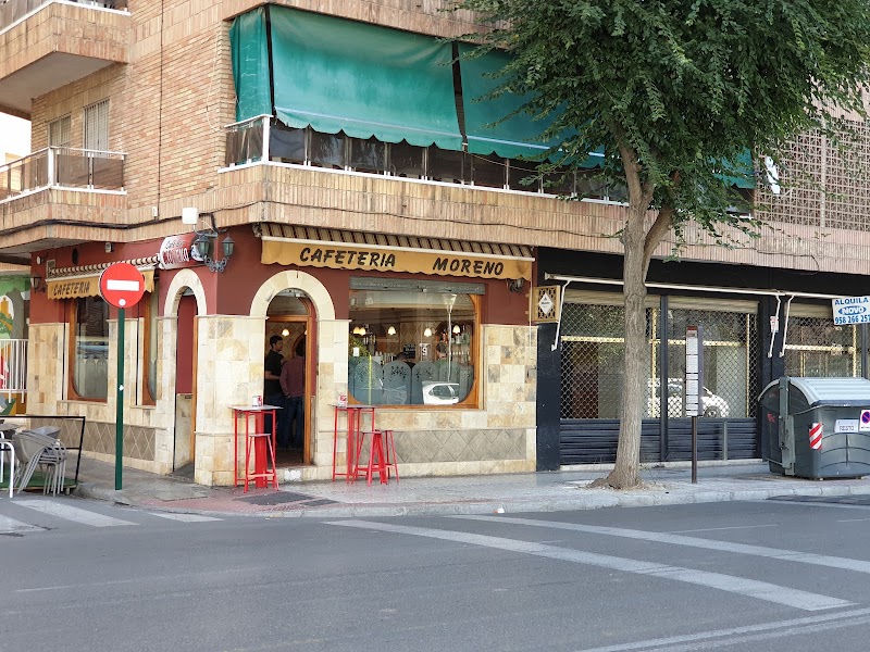 Cafetería Moreno Desayunos y Tapas en Granada