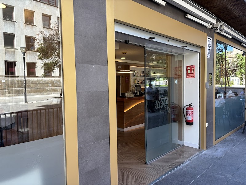 Casa Ysla Pastelería-Cafetería / Piononos