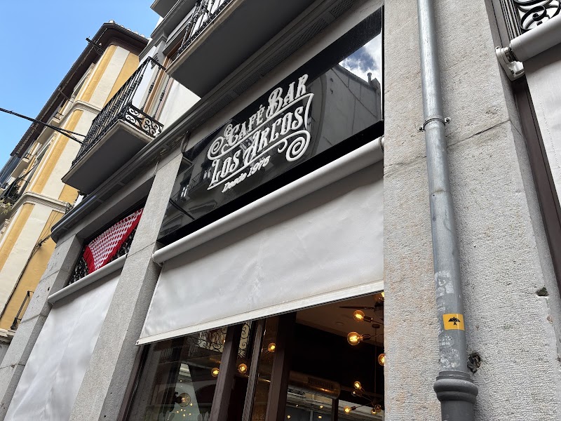 Cafe Bar Los Arcos- Desde1975. Mas de 50 Años a servicio de Nuestros Clientes.